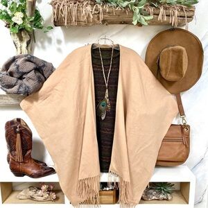 Soft Lambs wool boho vintage Cape w cottage cabin equestrian vibe
